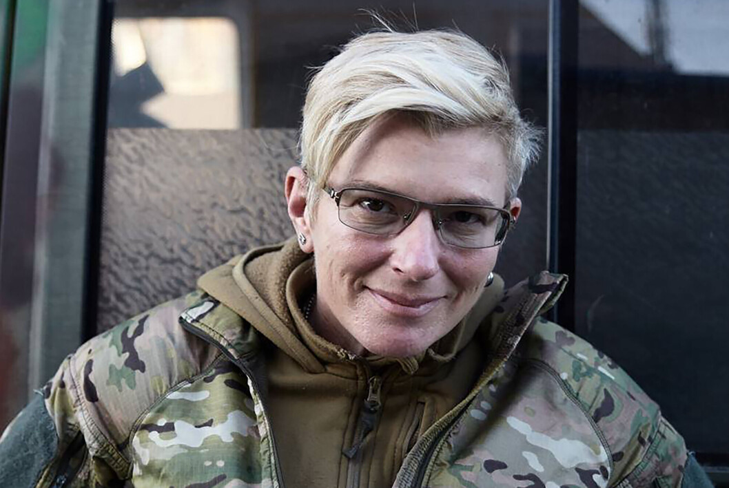 Julija Pajevska hjalp sårede soldater fra begge parter i krigen. Hun filmet arbeidet sitt i Mariupol mens byen var under russisk beleiring og ble senere tatt til fange av russiske styrker. Nå er hun løslatt. Julija Pajevska hjalp sårede soldater fra begge parter i krigen. Hun filmet arbeidet sitt i Mariupol mens byen var under russisk beleiring og ble senere tatt til fange av russiske styrker. Nå er hun løslatt.