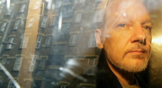 Journalister krever at Julian Assange løslates