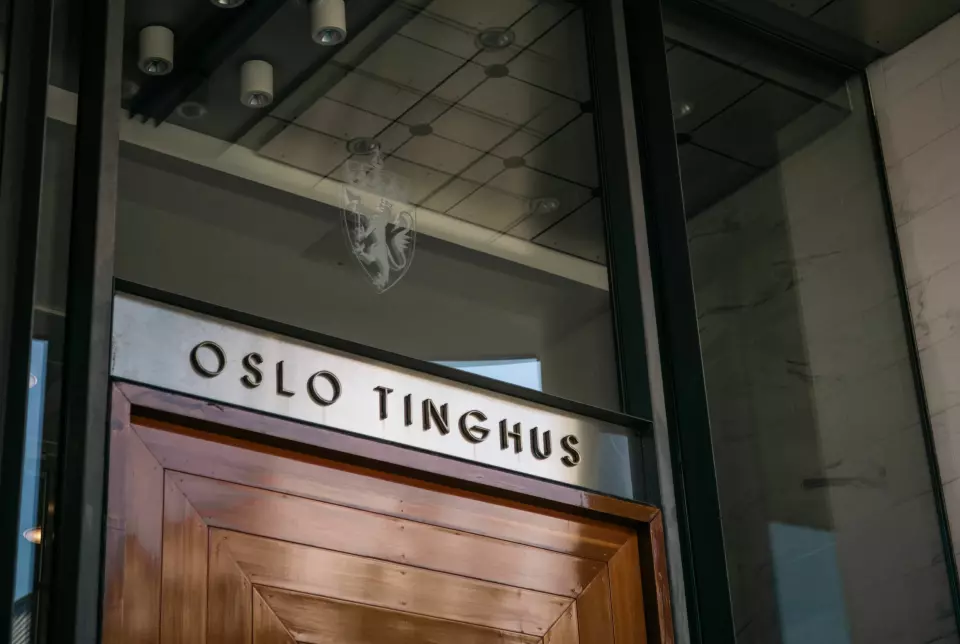 Oslo tingrett lukker dørene, og slipper pressen til kun med referatforbud, i en pågående straffesak.