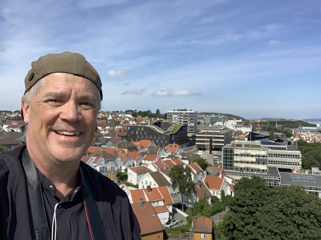 Styret i Norsk forening for gravplasskultur har terminert Alf Bergins kontrakt som ansvarlig redaktør for Gravplassen.