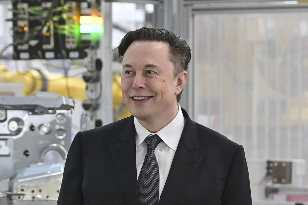 Mangemilliardær Elon Musk skulle etter planen kjøpe Twitter, men han trakk seg fra avtalen i starten av juli. Nå legger Twitter deler av skylden for tapte inntekter på ham. Mangemilliardær Elon Musk skulle etter planen kjøpe Twitter, men han trakk seg fra avtalen i starten av juli. Nå legger Twitter deler av skylden for tapte inntekter på ham.