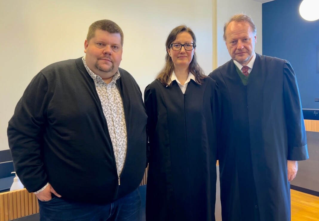 Mandag denne uken ble det klart at Jon Henrik Larsen (t.v.) ikke får omgjort vedtaket om tilgang på BPA. Her fra lagmannsretten sammen med advokat Gro Sandvold og rettslig medhjelper Mads Andenæs. Mandag denne uken ble det klart at Jon Henrik Larsen (t.v.) ikke får omgjort vedtaket om tilgang på BPA. Her fra lagmannsretten sammen med advokat Gro Sandvold og rettslig medhjelper Mads Andenæs.