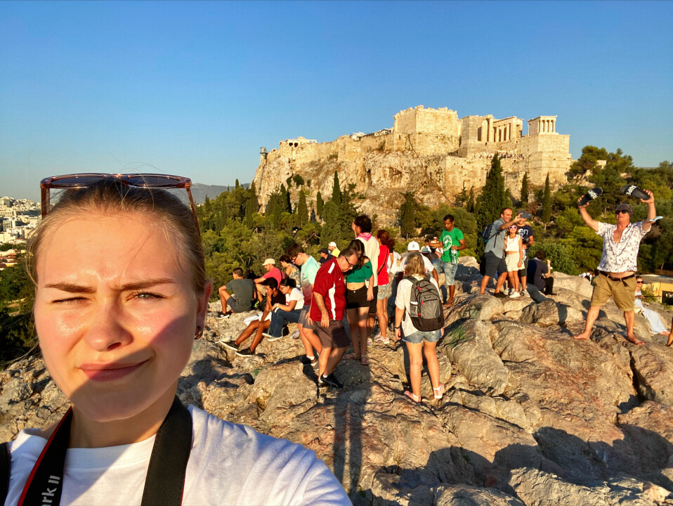 Til tross for intense arbeidsdager og ekstreme temperaturer, tok Ingeborg Undheim seg litt fritid til å besøke Akropolis i Aten.