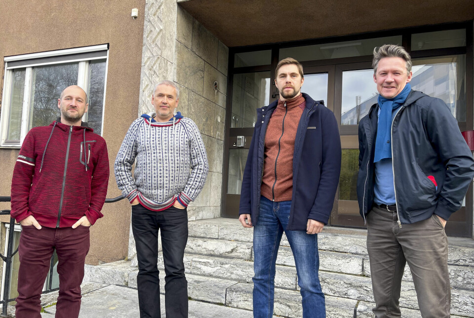 Redaksjonen til The Independent Barents Observer ble doblet da de hentet to russere i eksil i 2022. Fra venstre: Denis Zagore, Thomas Nilsen, Georgij Tsjentemirov og Atle Staalesen.