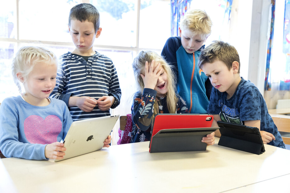 Barn og unge henter nyheter hos Supernytt og Snapchat