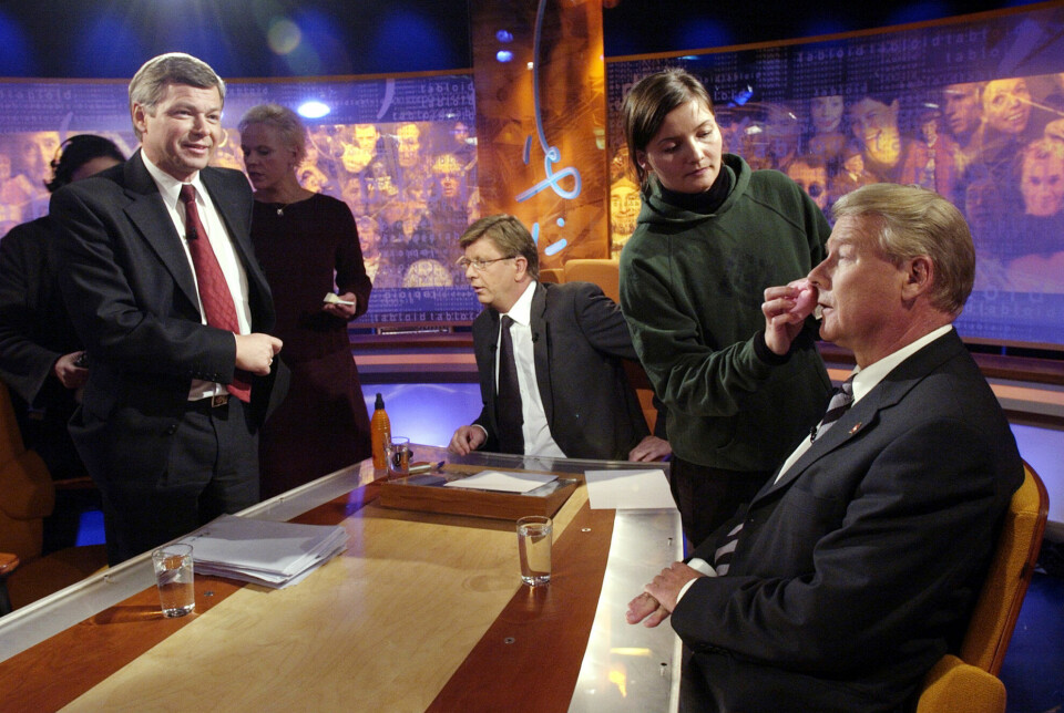 Slik var det i gamle dager: Carl I. Hagen og Kjell Magne Bondevik møttes til debatt i Tabloid på TV 2. I midten programleder Pål T. Jørgensen. Bildet er fra 2002.
