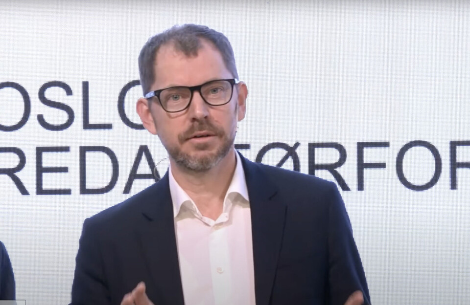 – Papiravisas død har rykket flere år framover