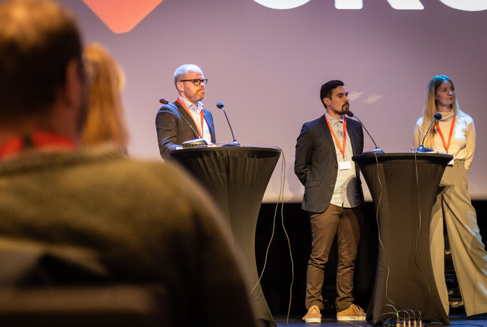 Ansvarlig redaktør i VG, Gard Steiro (t.v.), mener det er grunn til bekymring over sikkerheten på Tiktok. Her med Hub2-leder Chris Ronald Hermansen i TV 2 og strategisk rådgiver Merethe Sveen-Åsegård i NRK.