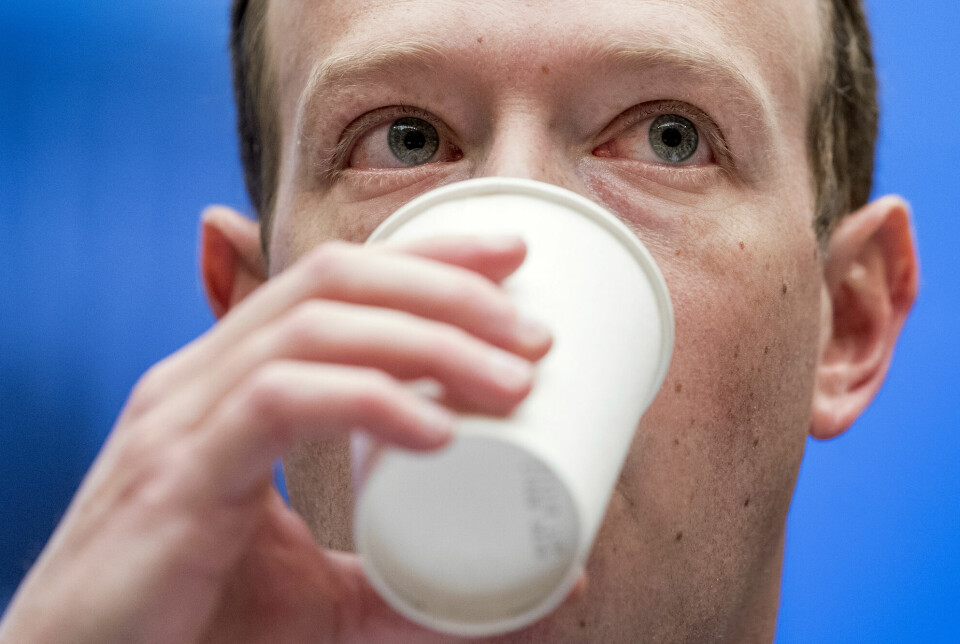 Mark Zuckerberg sier økt konkurranse og lavere inntekter fra reklame har gjort at inntektene har blitt lavere enn forventet.