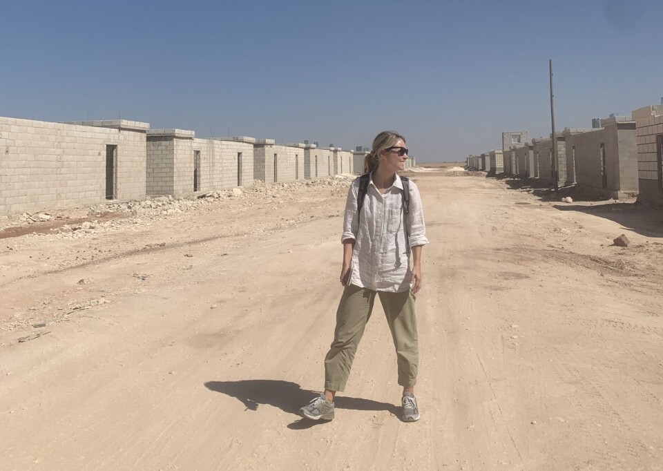 Hanne Christiansen under en omvisning i Tyrkias enorme byggeprosjekt for flyktninger i Azaz, nord i Syria. Hanne Christiansen under en omvisning i Tyrkias enorme byggeprosjekt for flyktninger i Azaz, nord i Syria.