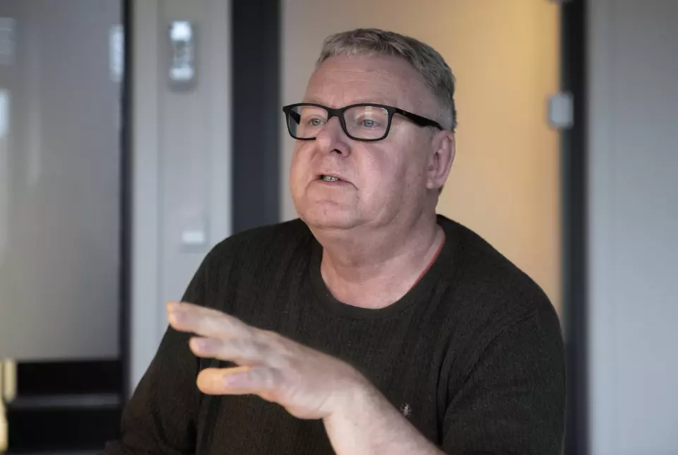 Hans Petter Kjøge går av som ansvarlig redaktør, og fortsetter som journalist i Halden Arbeiderblad.