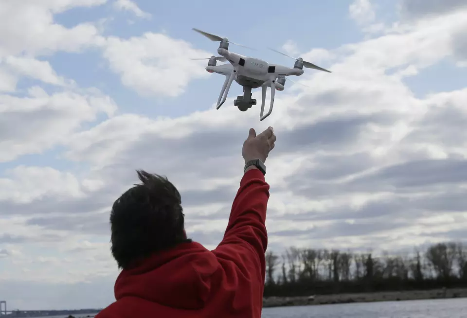 «Bruk av droner/ubemannede luftfartøy er viktige verktøy for mediene. Forbud representerer et inngrep i retten til informasjon», skriver Norsk Presseforbund.