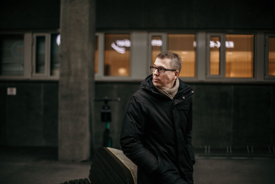– Det er ikke overraskende at det er Morgenbladet og Klassekampen som vinner på papir, og at alle vi andre har den samme utviklingen, sier sjefsredaktør i Dagsavisen, Eirik Hoff Lysholm. – Det er ikke overraskende at det er Morgenbladet og Klassekampen som vinner på papir, og at alle vi andre har den samme utviklingen, sier sjefsredaktør i Dagsavisen, Eirik Hoff Lysholm.
