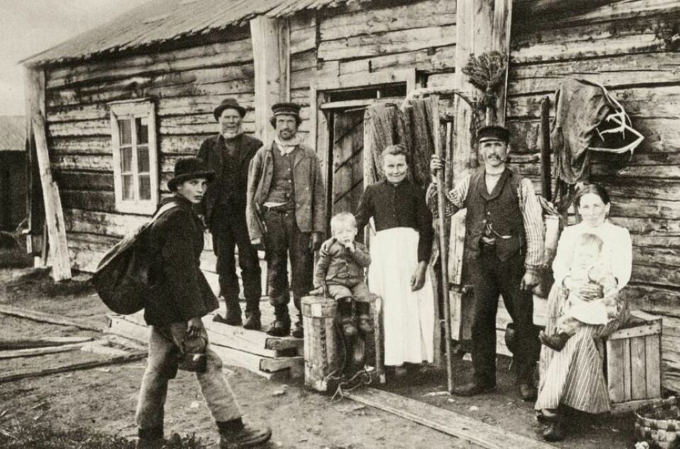 Vi blir overlatt til å kave oss ut av den usynliggjøringen som pågår på egenhånd, skriver innleggsforfatteren. Bildet viser kvener i Kiruna tidlig på 1900-tallet.