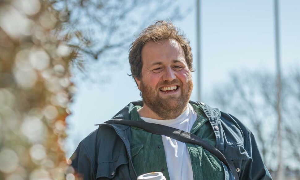 Ronny Brede Aase blir tildelt pris for sin rolle i NRK-serien «Eit feitt liv»