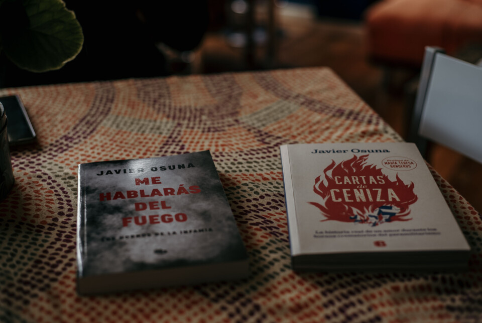 Javier Osuna har skrevet bøkene Fortell meg om ilden (Me hablarás del fuego) og Askebrev (Cartas de Ceniza), som begge omhandler forbrytelsene i Norte de Santander. Javier Osuna har skrevet bøkene Fortell meg om ilden (Me hablarás del fuego) og Askebrev (Cartas de Ceniza), som begge omhandler forbrytelsene i Norte de Santander.