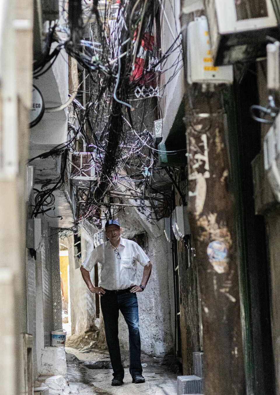 Utenom hovedgatene, består favelaen av trange smug og hjemmesnekret bebyggelser.