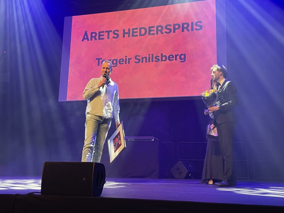En overrasket Moss Avis-journalist Torgeir Snilsberg mottok årets hederspris.