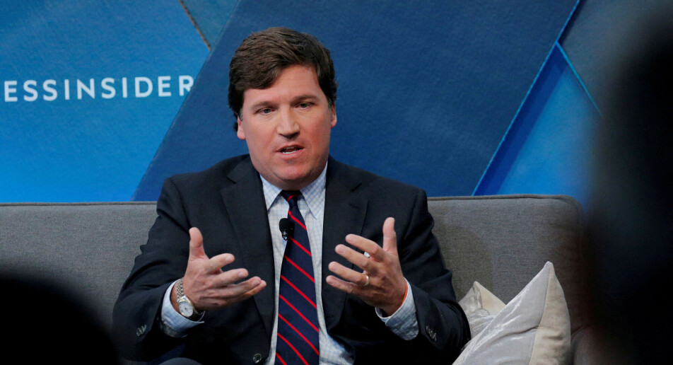 Tucker Carlson sier han vil starte program på Twitter
