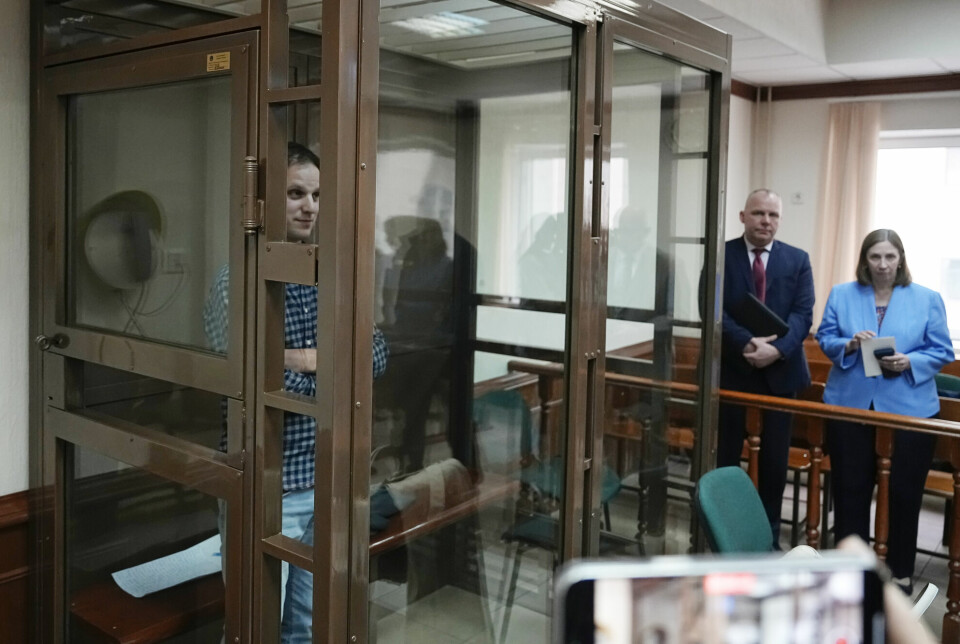Wall Street Journals journalist Evan Gershkovich under et rettsmøte i byretten i Moskva 18. april. Tirsdag ble varetektsfengslingen forlenget til slutten av august.