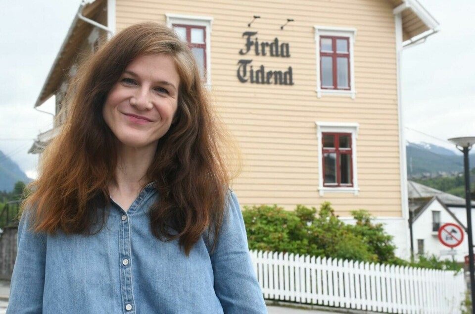 Siden 2018 har Benedikte Grov jobbet i NRK Vestland, men i august starter hun i ny jobb i lokalavisa Firda Tidend.