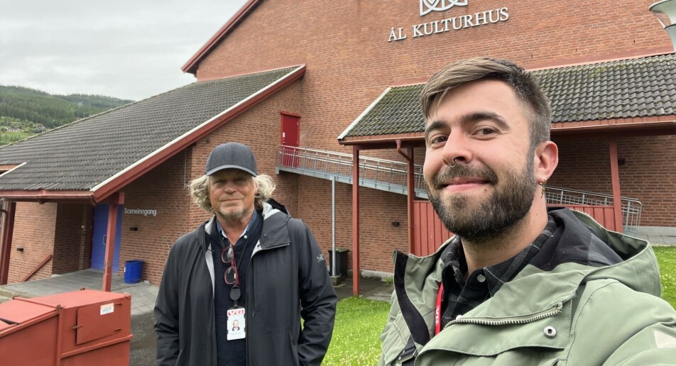 VG-teamet strandet på evakueringssenter i Ål: – Veiene ut er blokkert