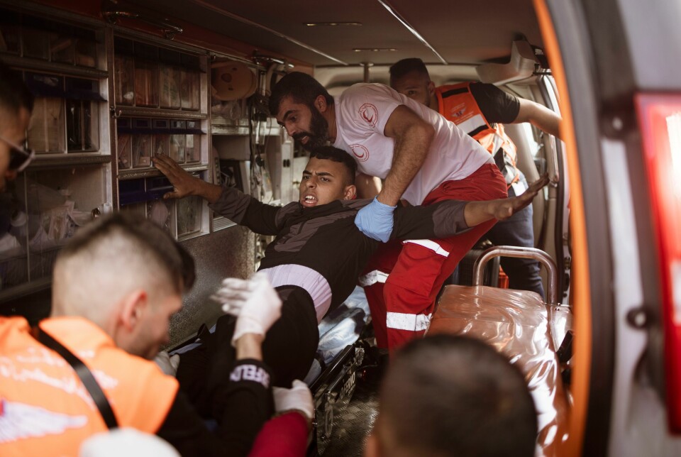 En håndfull unge gutter ble kjørt vekk i ambulanser med skuddskader fra israelske soldater.