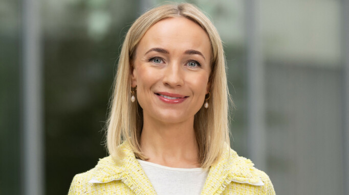 Linn Wiik har tidligere jobbet i TV 2, nå er hun programleder i NRK.