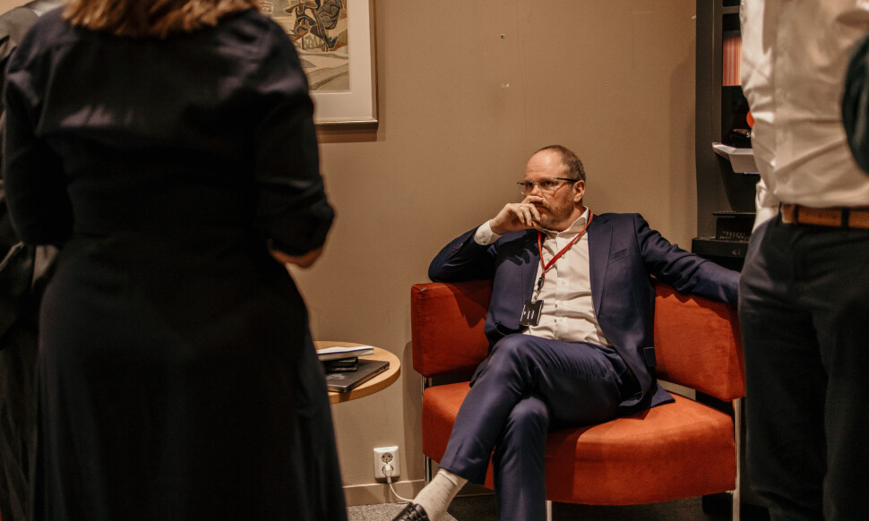 Demper eller vinkler om saker på grunn av trusler og trakassering