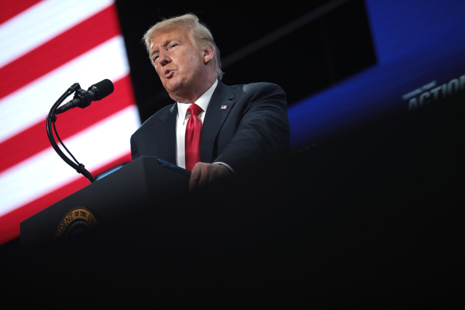 Trump slipper lett unna i norske medier