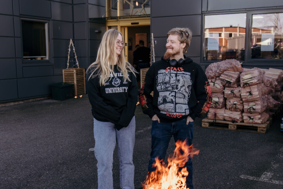 Prøver seg som journalister i NRKs «A-laget»: – Fredrik Solvang var beinhard