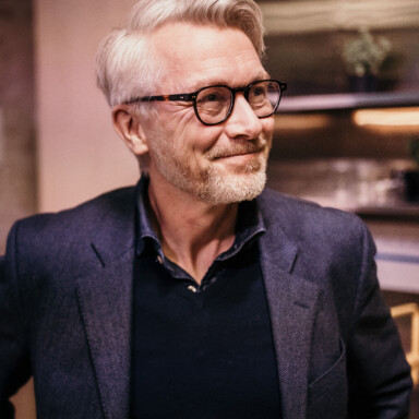 Alle politikerne er enige, fastslår TV 2-sjefen. Likevel er bransjen fanget i et «nullmomsspill»