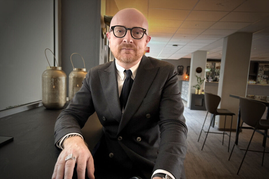 Mads Brügger mener den største trusselen mot mediene begynner med bokstaven «p»