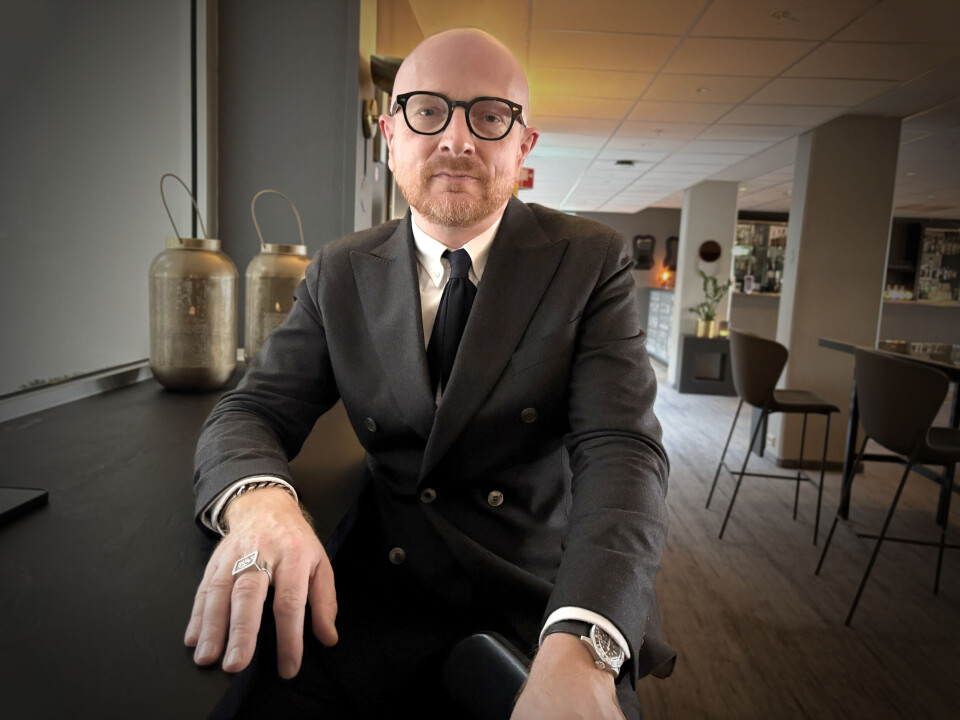 Mads Brügger, ansvarlig redaktør Frihedsbrevet, på Hellkonferansen.