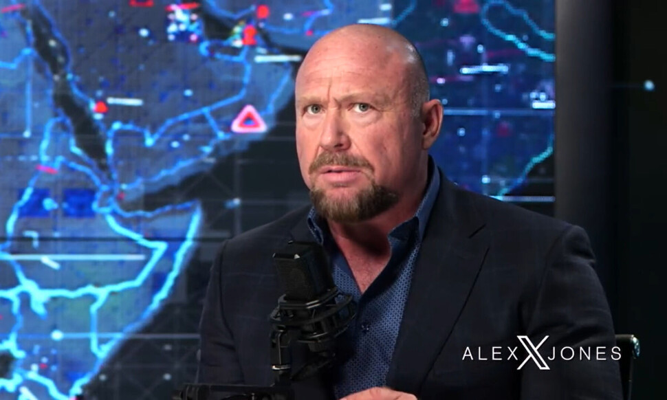 Infowars-reporter skutt og drept